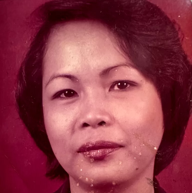 Violeta Rhodora  Cariño