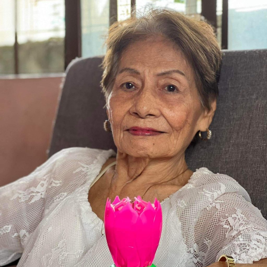 E4B327CE 2FA0 49F4 9386 793DBBF69343